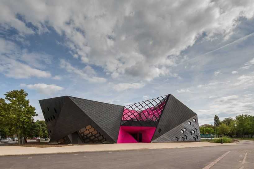 米卢斯文化中心不规则体