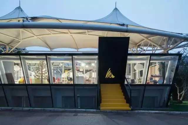 玻璃盒子的展厅